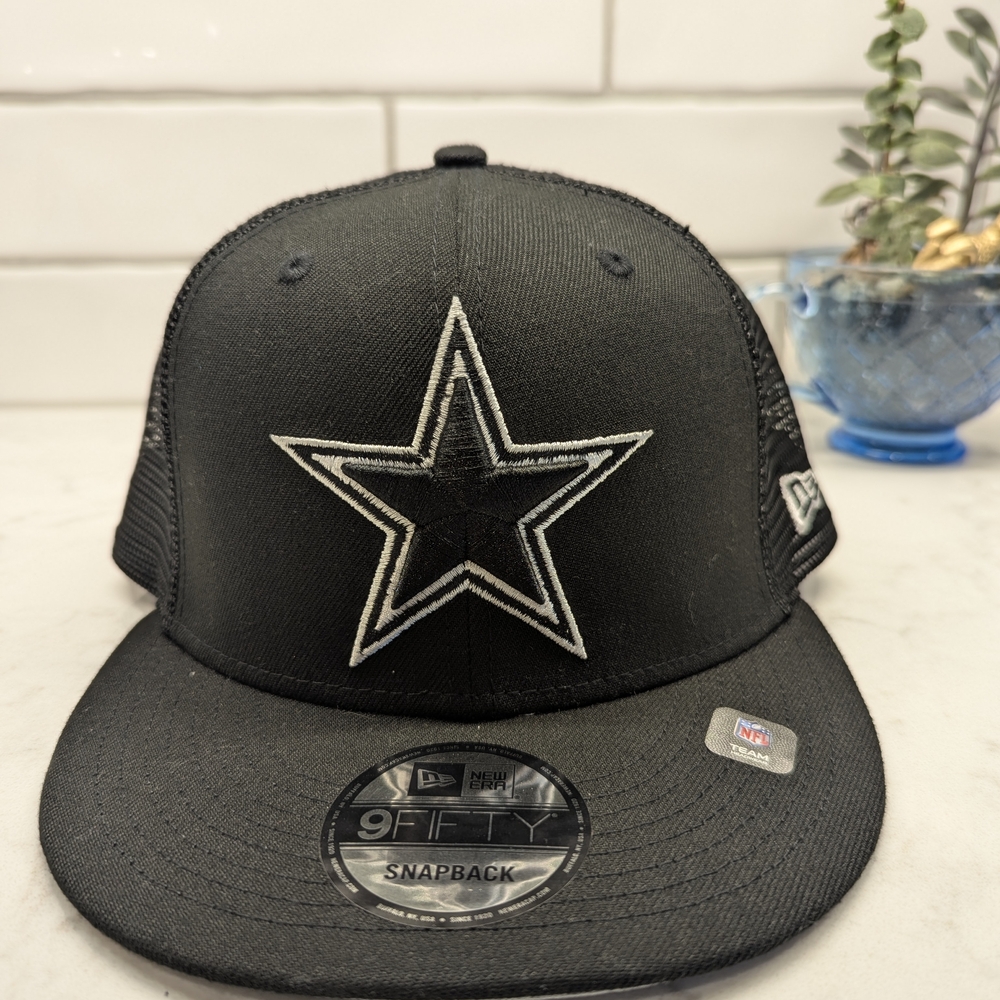 Dallas Cowboys New Era Black Snapback Hat with White Star